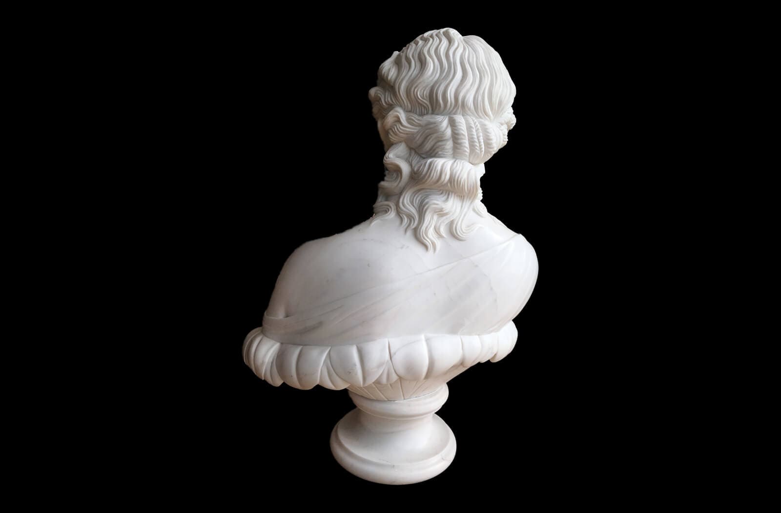 Die Klytia, Frau im Sonnenblumenkelch, Marmor-Skulptur-Replikat. Unikat.