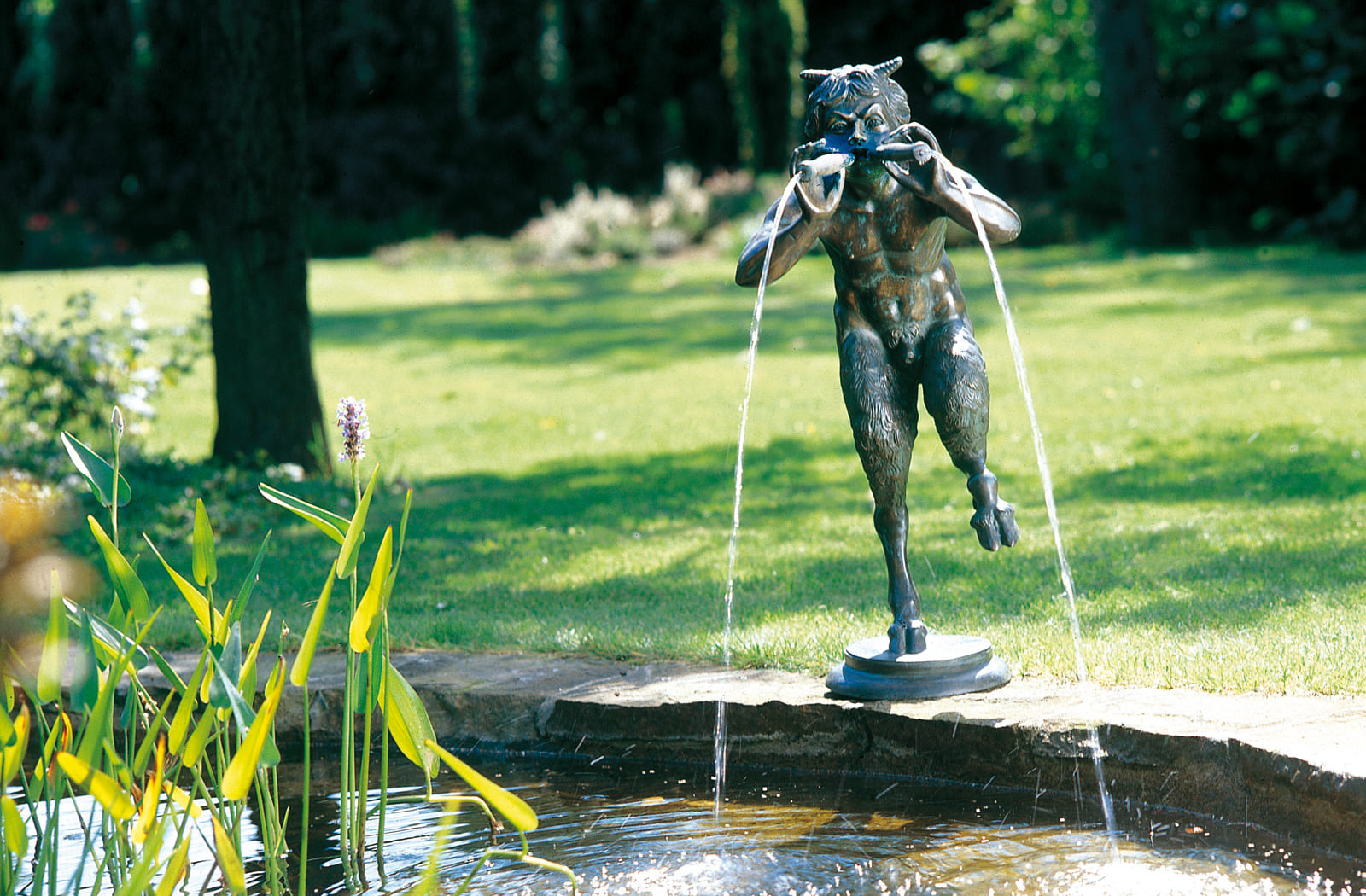 Flöte spielender Pan, Bronze-Wasserspeier.