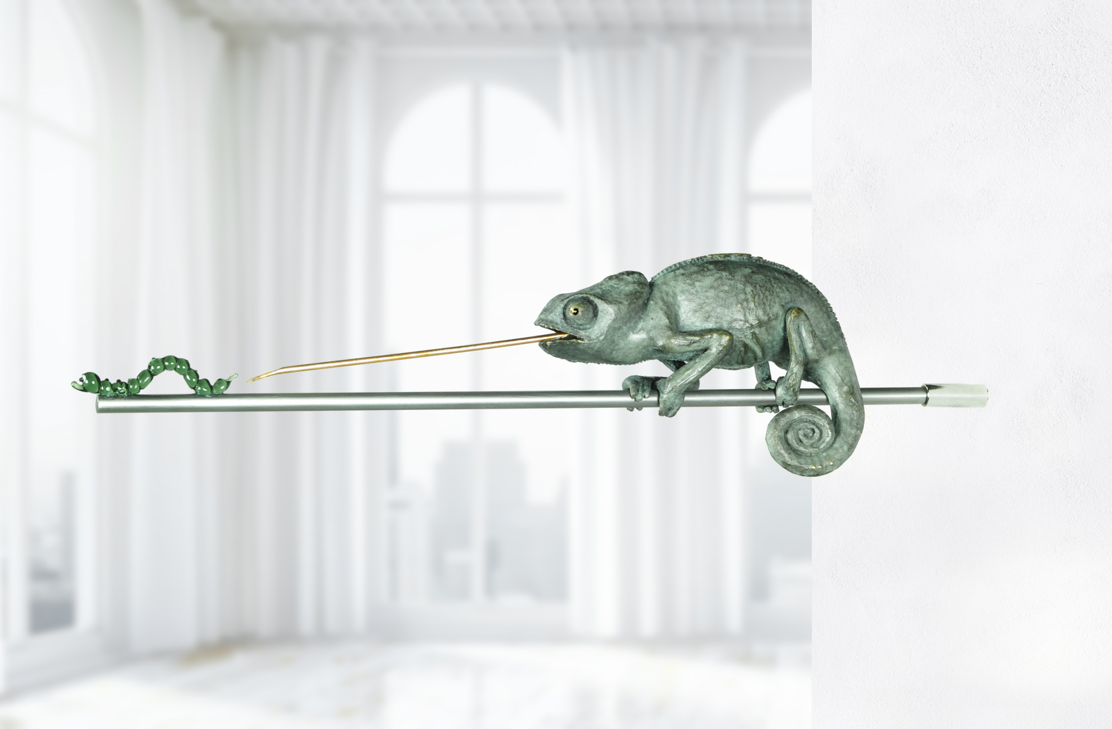 Chamäleon auf der Jagd als Wand-Skulptur