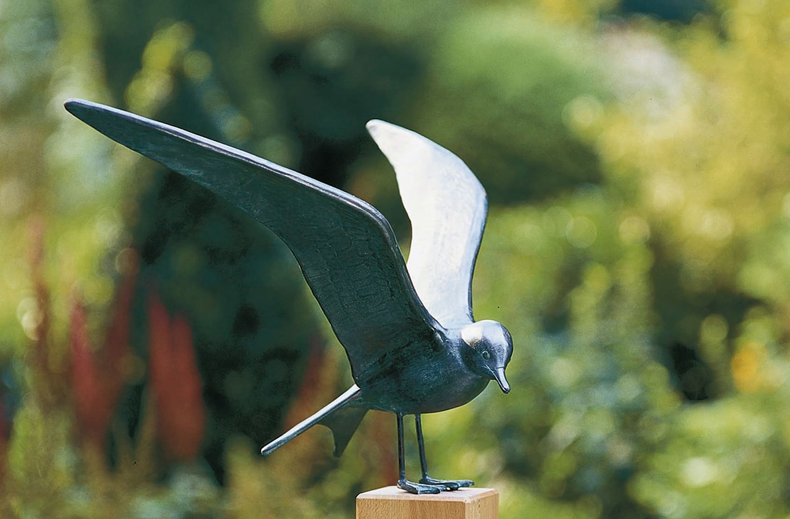 Küstenseeschwalbe, Kupfer-Skulptur.