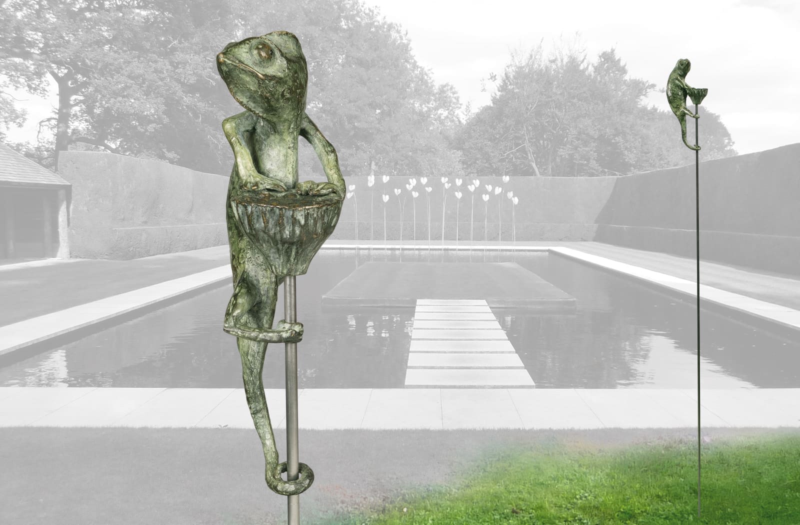 Chamäleon an Lotusblüte, Bronze-Gartenstecker