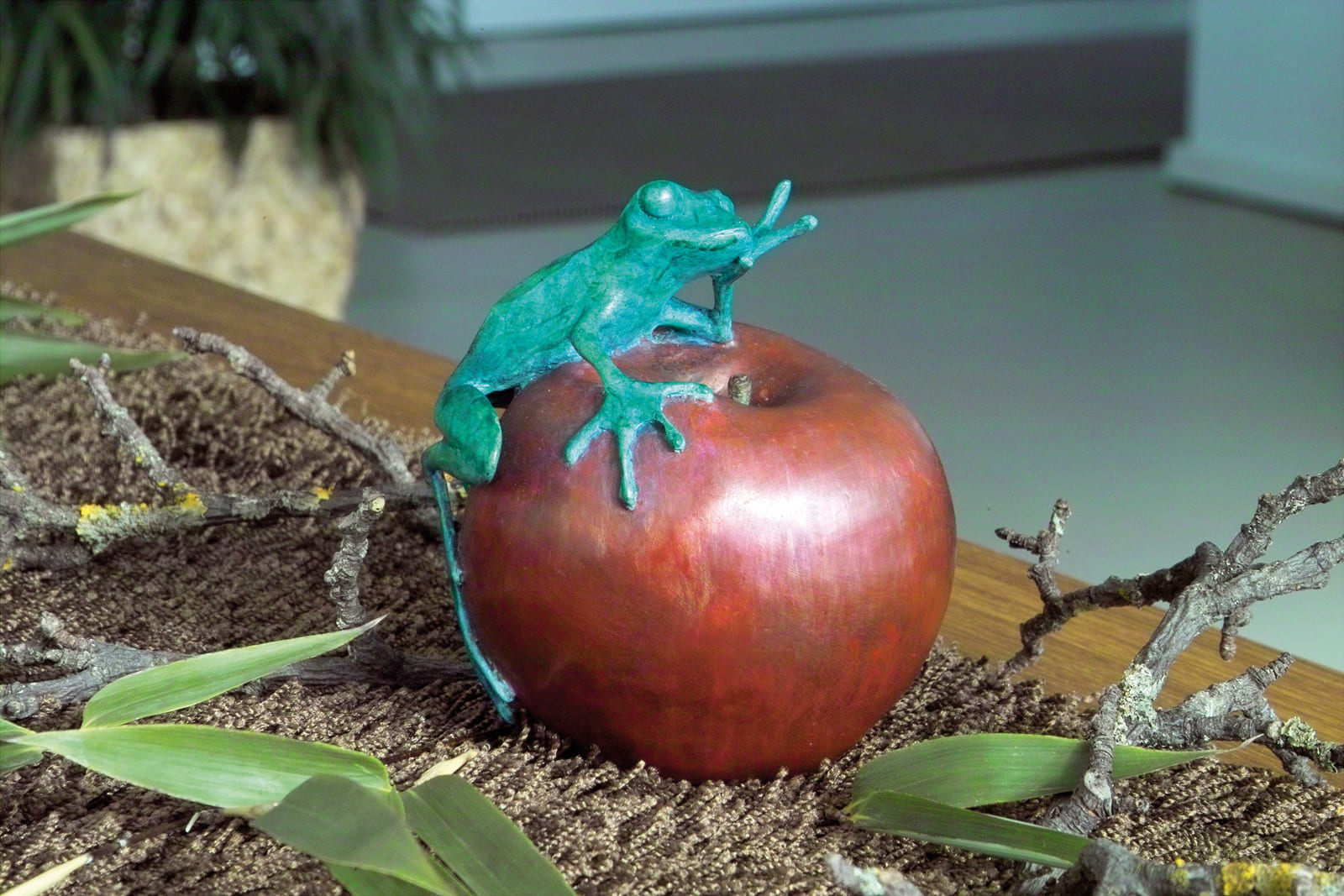 Der Denker, Frosch NewStyle, Bronze-Skulptur.